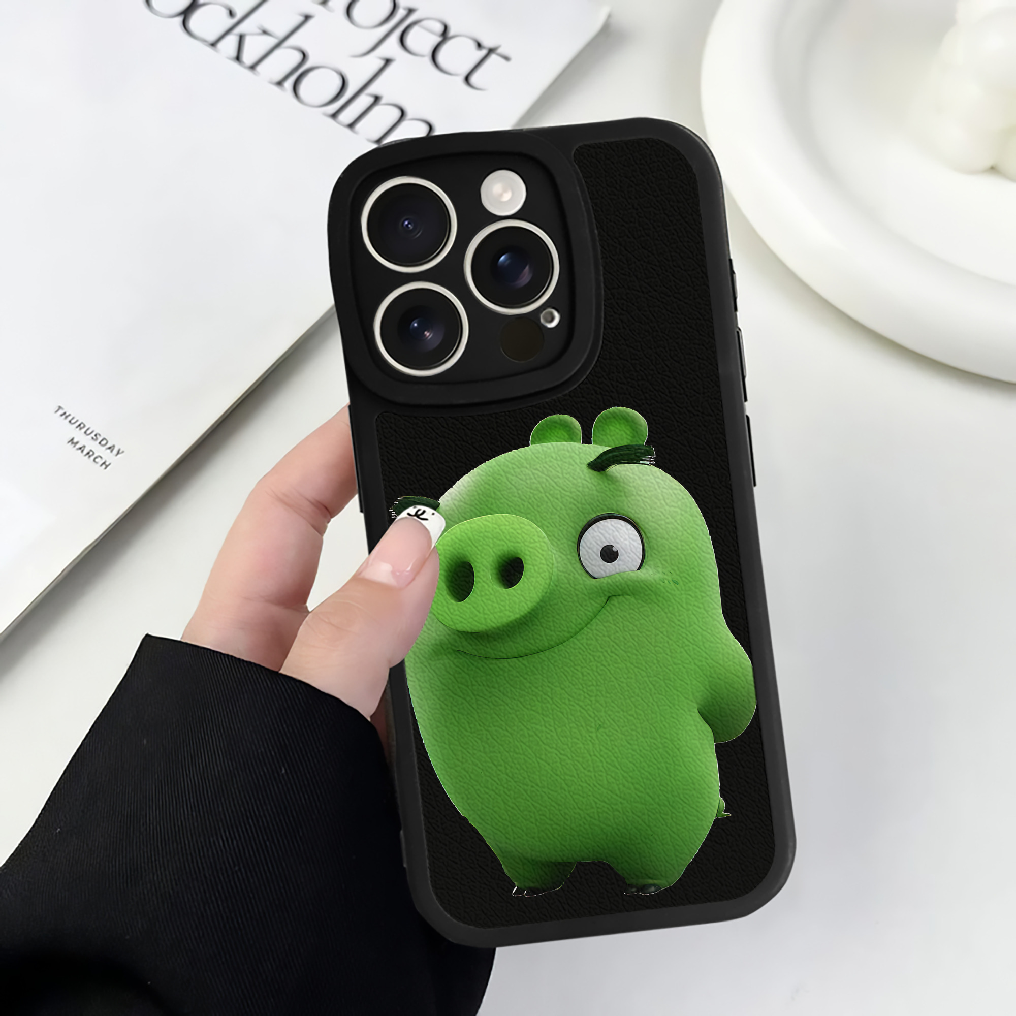 Angry Birds アングリーバード 【iPhone 16シリーズ対応】シリコンスマホケース（レザー調） 材質：シリコン